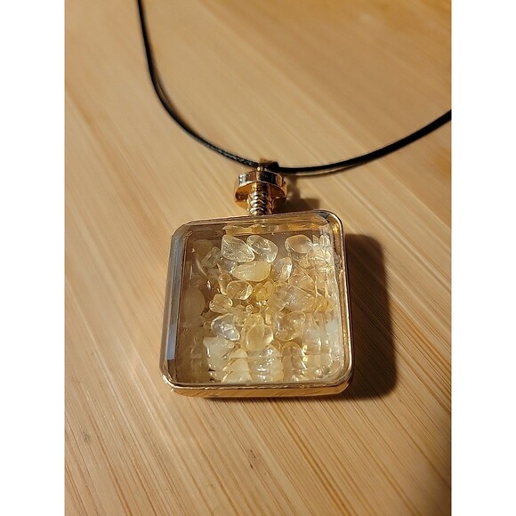 Unbranded Jewelry - Natural Citrine Gemstone Healing Crystal Pendant Amulet Gold Square w Black Cord